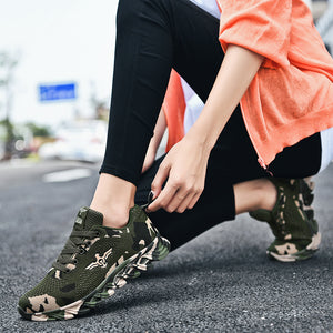 Camouflage military training running shoes with breathable mesh upper and rubber sole