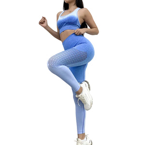 Seamless women's yoga pants in various colors for fitness and gym workouts