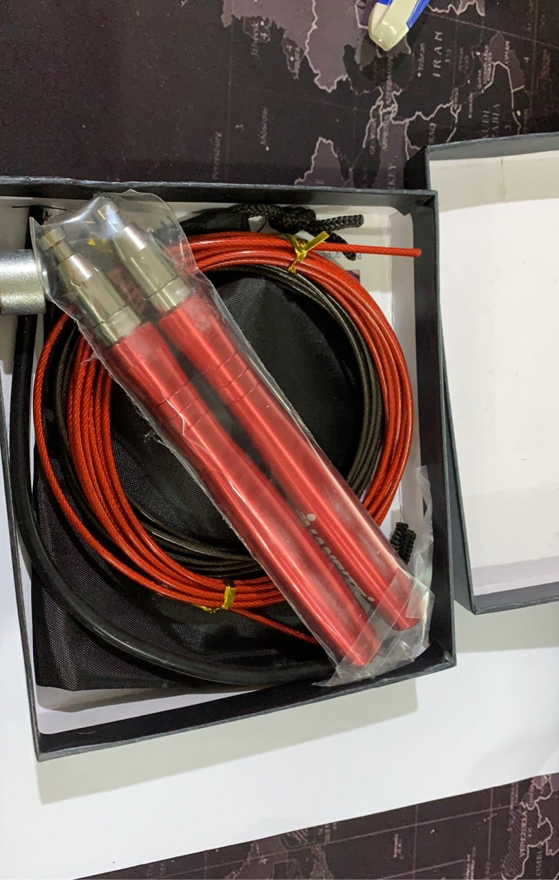 Sports skipping rope with aluminum handles and PVC wire rope in red, blue, and black