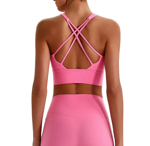 Seamless sports bra in multiple colors for yoga and fitness