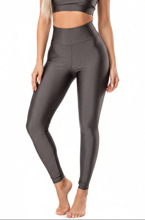 Black high waist cropped sports leggings with hip-lifting design