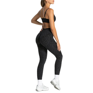 Breathable sports bra and quick-drying yoga pants workout set in multiple colors