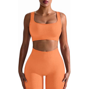 Seamless high-elastic yoga fitness set for women in various colors with pullover top and nine quarter pants