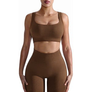 Seamless high-elastic yoga fitness set for women in various colors with pullover top and nine quarter pants