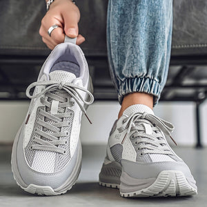 Men's breathable mesh low-top sneakers with thick sole in black and white gray