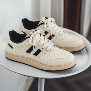 Men's Hong Kong style casual training shoes in beige and black with low-top design