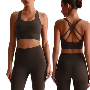 Seamless sports bra in multiple colors for yoga and fitness