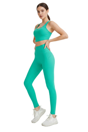 Cropped seamless stretch sports leggings in multiple colors for women