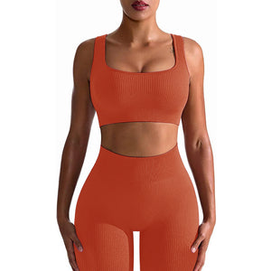 Seamless high-elastic yoga fitness set for women in various colors with pullover top and nine quarter pants