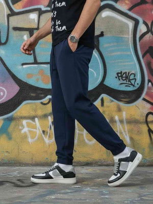 Men's high elasticity anti-wrinkle casual pants in tapered fit