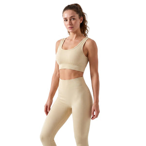 SEAMLESS YOGA SET WITH HIGH WAIST LEGGINGS AND BRA