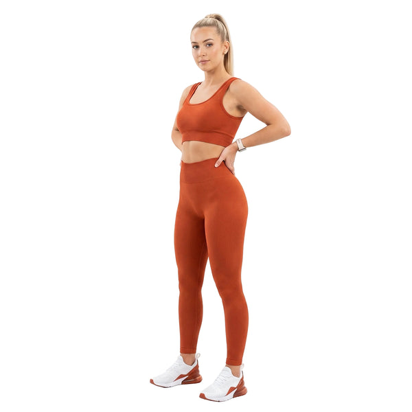 SEAMLESS YOGA SET WITH HIGH WAIST LEGGINGS AND BRA