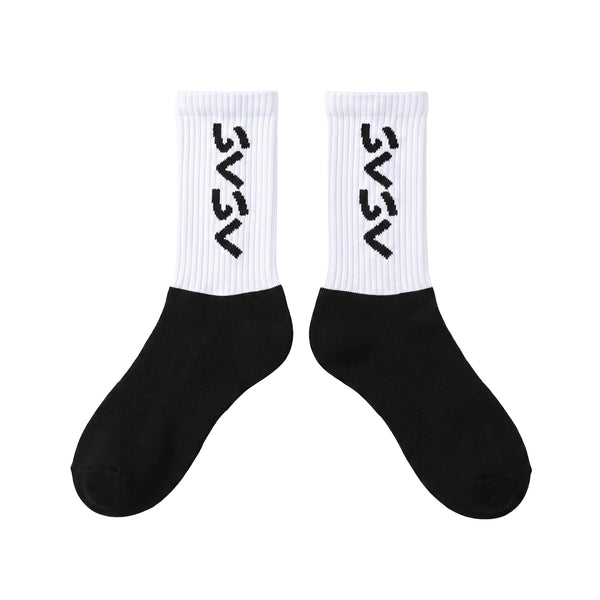 BLACK AND WHITE FITNESS SOCKS