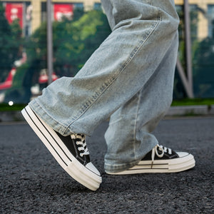 Men's low-top canvas sneakers in black and white and black khaki colors