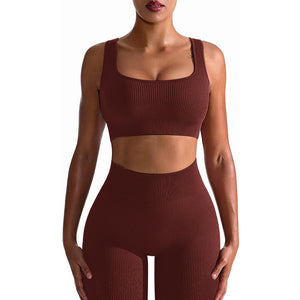 Seamless high-elastic yoga fitness set for women in various colors with pullover top and nine quarter pants