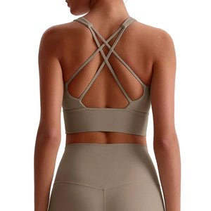 Seamless sports bra in multiple colors for yoga and fitness