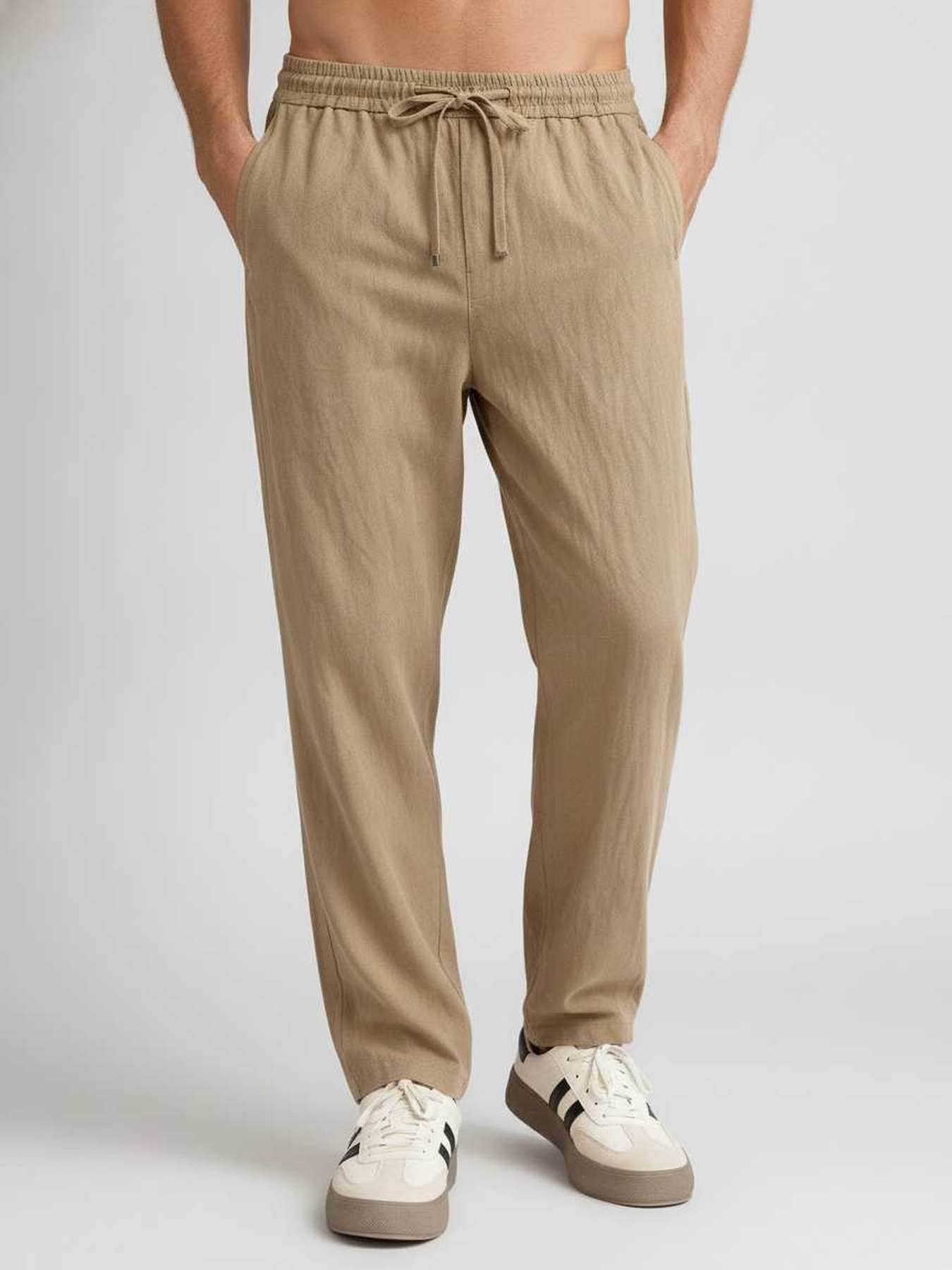 Men's anti-wrinkle stretch casual pants in black with a slim fit