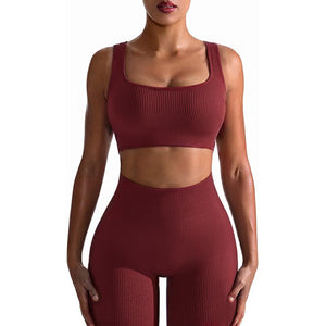 Seamless high-elastic yoga fitness set for women in various colors with pullover top and nine quarter pants