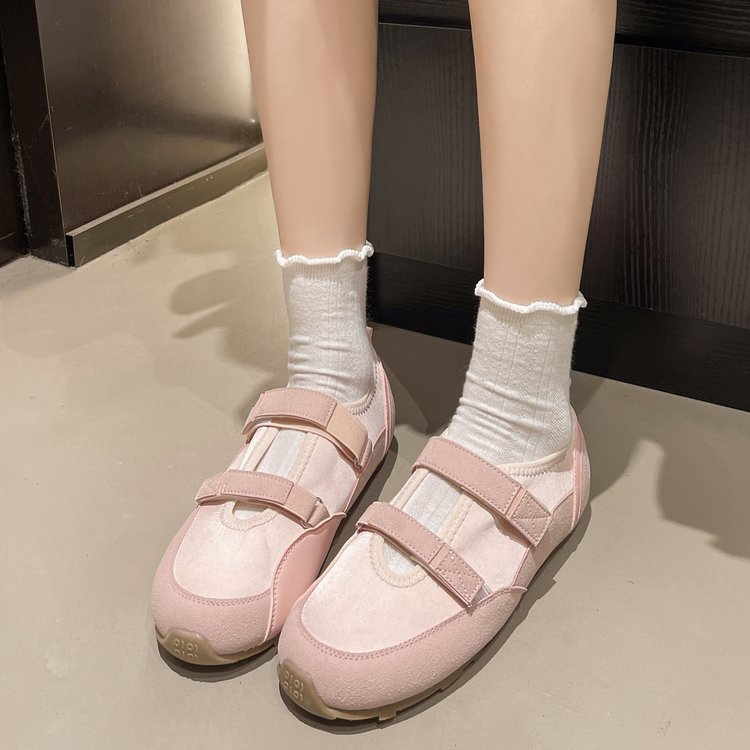 Pink women's breathable flat Mary Jane shoes with round toe and rubber sole