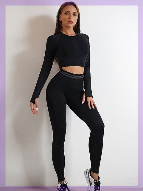 Seamless women's sports set with long-sleeve top and yoga pants in various colors