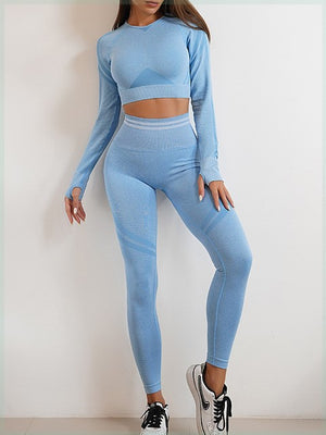 Seamless women's sports set with long-sleeve top and yoga pants in various colors