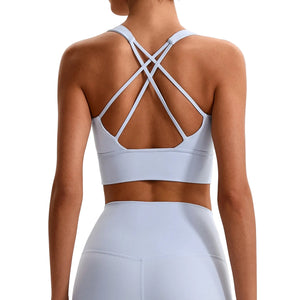 Seamless sports bra in multiple colors for yoga and fitness