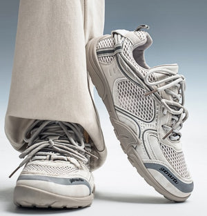 Breathable mesh men's running sneakers with rubber sole in multiple colors