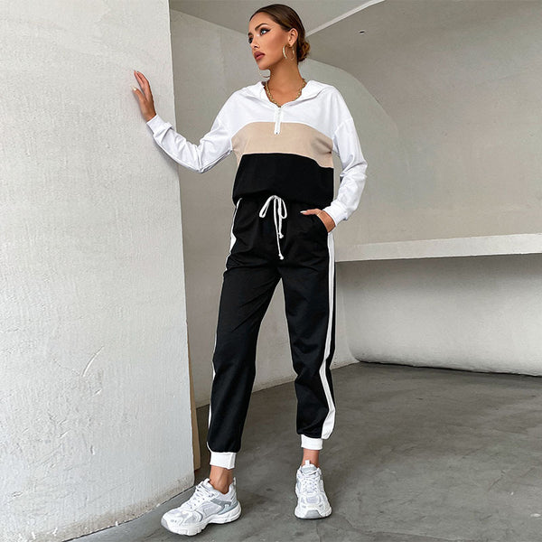 SPORTLICHER ZWEITEILER FÜR DAMEN: HOODIE UND HOSE